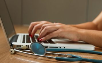 Licencias médicas bajan 22% en 2026, pero fraude sigue drenando cerca de US$240 millones al año