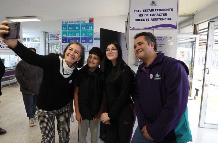 Ministerio de Salud presenta programa de detección precoz de cáncer en salud primaria para las 28 comunas con APS Universal Ministerio de Salud presenta programa de detección precoz de cáncer en salud primaria para las 28 comunas con APS Universal