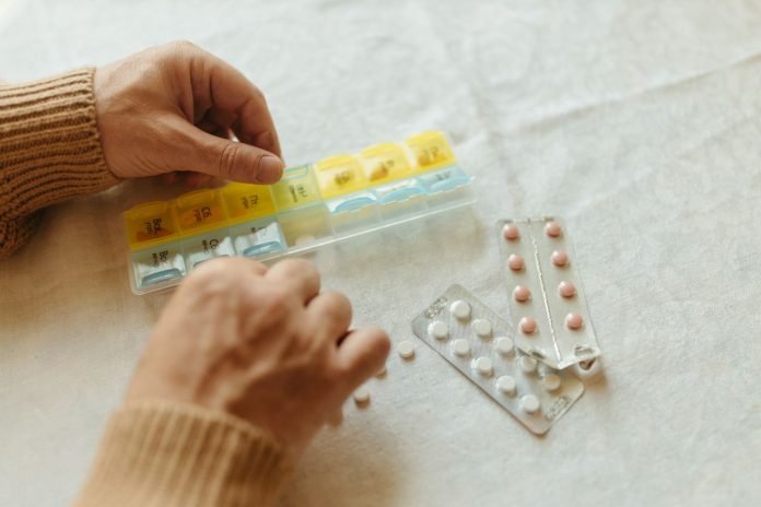 Pastillero Sacar los remedios de su envase original puede afectar su efecto, advierte especialista