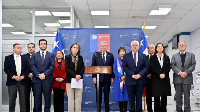 Colaboración entre el Minsal y Caja Los Andes para atender a 50 mil casos en lista de espera No GES