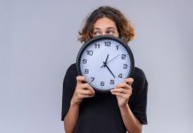 Cambio de hora en Chile: ¿Por qué adelantar el reloj una hora puede afectar el estado de ánimo y la concentración?