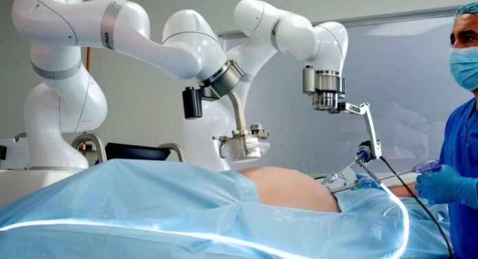 Chile marca un hito mundial en cirugía contra el cáncer con MARS, el robot quirúrgico de Levita Magnetics