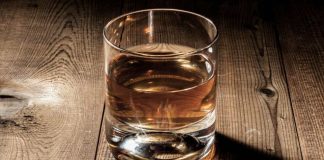 Cuáles son los fármacos más peligrosos de mezclar con alcohol en estas fiestas patrias, según toxicólogo