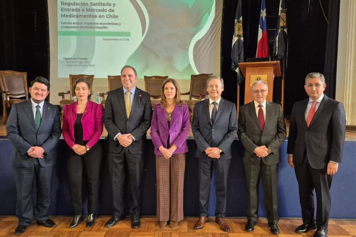 Ejecutivo, Congreso, ISP y expertos plantean agenda para reducir tiempos regulatorios y acelerar acceso a medicamentos