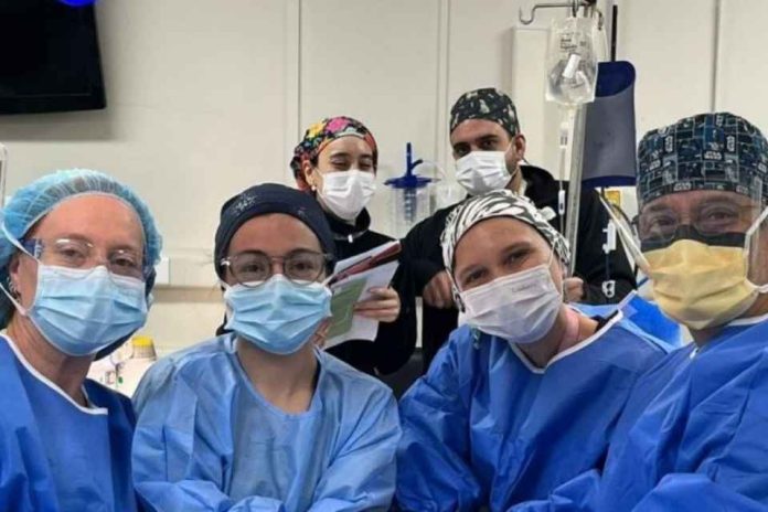 HCSBA marca un hito clínico al realizar primera reconstrucción mamaria con técnica francesa sin implantes