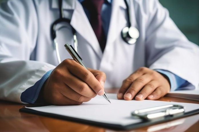 Los síntomas que nunca deberías intentar diagnosticar solo con inteligencia artificial