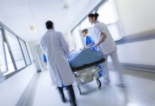 Reportaje | Escasez de personal de salud en América Latina pone foco en una gestión más eficiente de los turnos