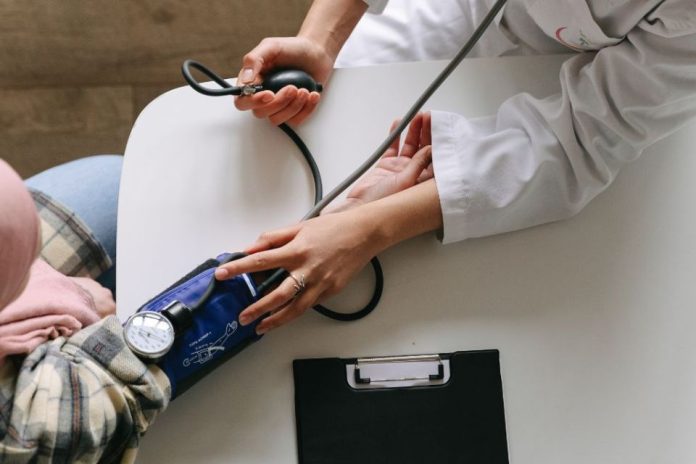 Reportaje | Expertos destacan los estudios clínicos en cáncer como una alternativa equitativa en Chile