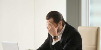 Track Mutual UAI: Los chilenos y el trabajo 46% de los trabajadores que usan IA percibe que ahora se espera que trabaje más rápido