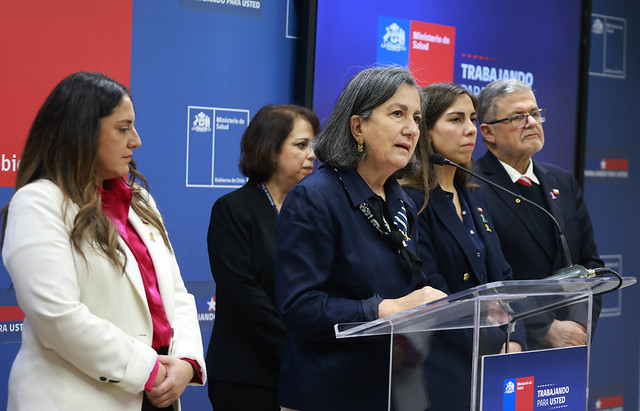 55591574948_7a0e668832_z Minsal ingresa proyecto de ley que otorga a padres un permiso para cuidar a sus hijos tras hospitalización por intento de suicidio