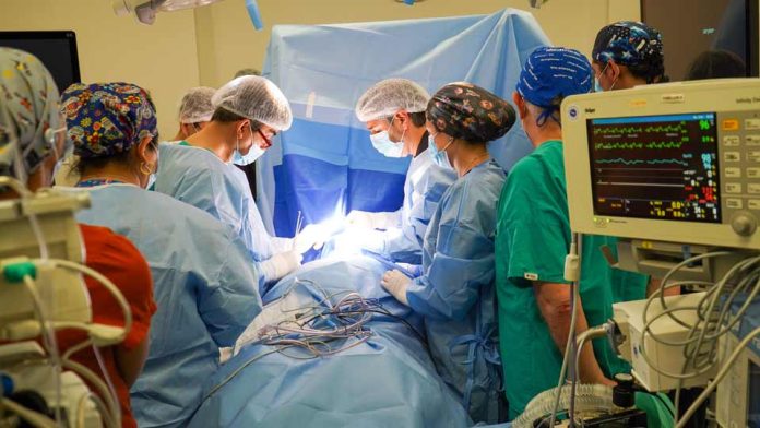 CON INNOVADORA TÉCNICA OTORRINOS PENQUISTAS DEVUELVEN LA VOZ A PACIENTES CON PARÁLISIS CORDAL 
