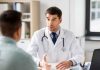Columna de opinión | ¿Por qué los hombres llegan tarde al médico? Las enfermedades silenciosas que más se diagnostican cuando ya avanzaron