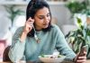 Comer con el celular en la mano: el hábito silencioso que podría hacerte comer más de lo que necesitas