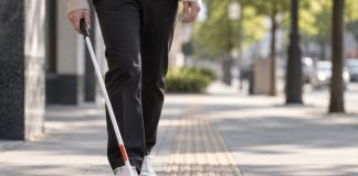 Día del Bastón Blanco más de 153 mil adultos ciegos en Chile y los desafíos pendientes para la movilidad inclusiva