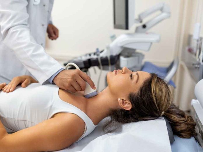 Estudio muestra que cerca del 90% de los tumores papilares de tiroides de bajo riesgo desaparecen con radiofrecuencia