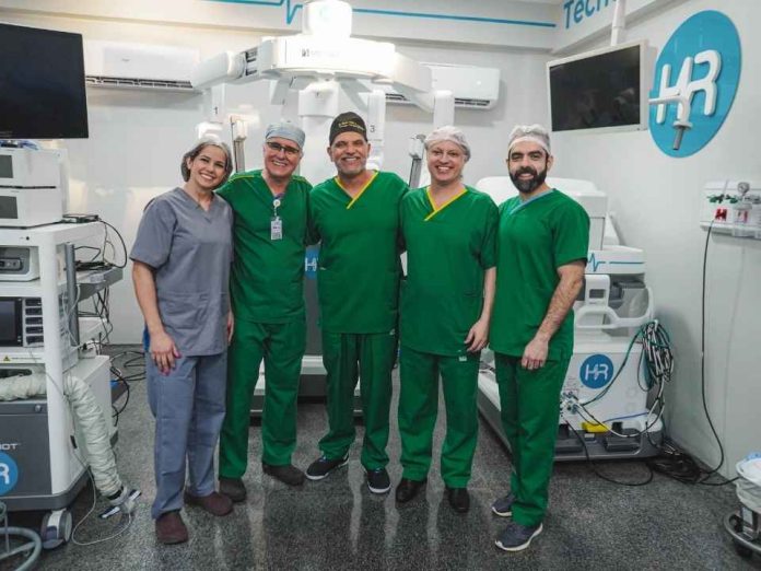 Más de 4 mil km de distancia Chile realiza su primera teleproctoría robótica internacional conectándose en tiempo real con Brasil Más de 4 mil km de distancia: Chile realiza su primera teleproctoría robótica internacional conectándose en tiempo real con Brasil