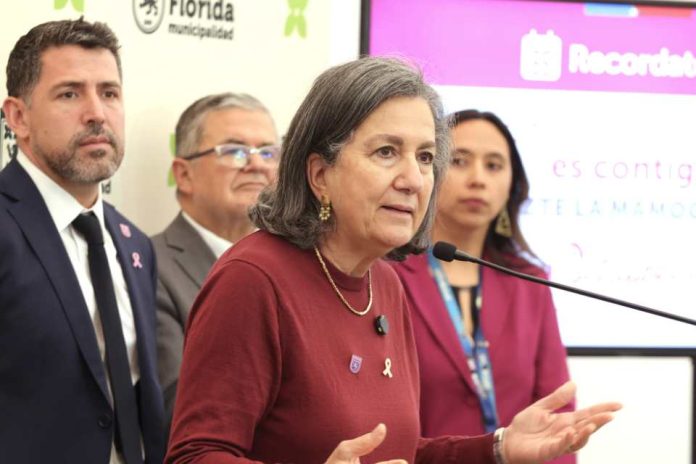 Minsal visita centro de mamografías de La Florida y refuerza llamado a la detección precoz del cáncer de mama para un tratamiento oportuno