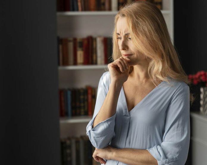 Olvidos y falta de concentración en la menopausia: qué es la niebla mental y cuándo poner atención