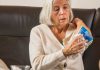 Un pequeño golpe puede abrir una herida: el riesgo de la piel frágil en adultos mayores Un pequeño golpe puede abrir una herida el riesgo de la piel frágil en adultos mayores