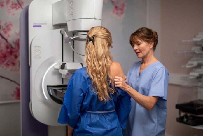 Columna de opinión | El desafío de detectar a tiempo el cáncer de mama en Chile